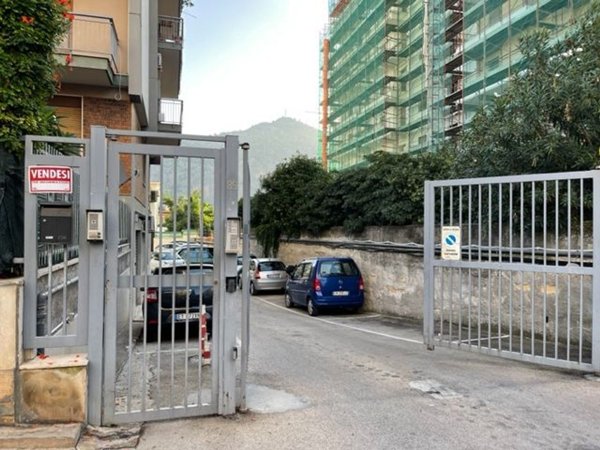 locale di sgombero in vendita a Palermo in zona San Lorenzo