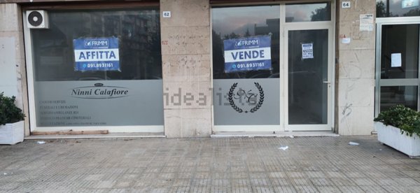 locale commerciale in vendita a Palermo in zona Resuttana