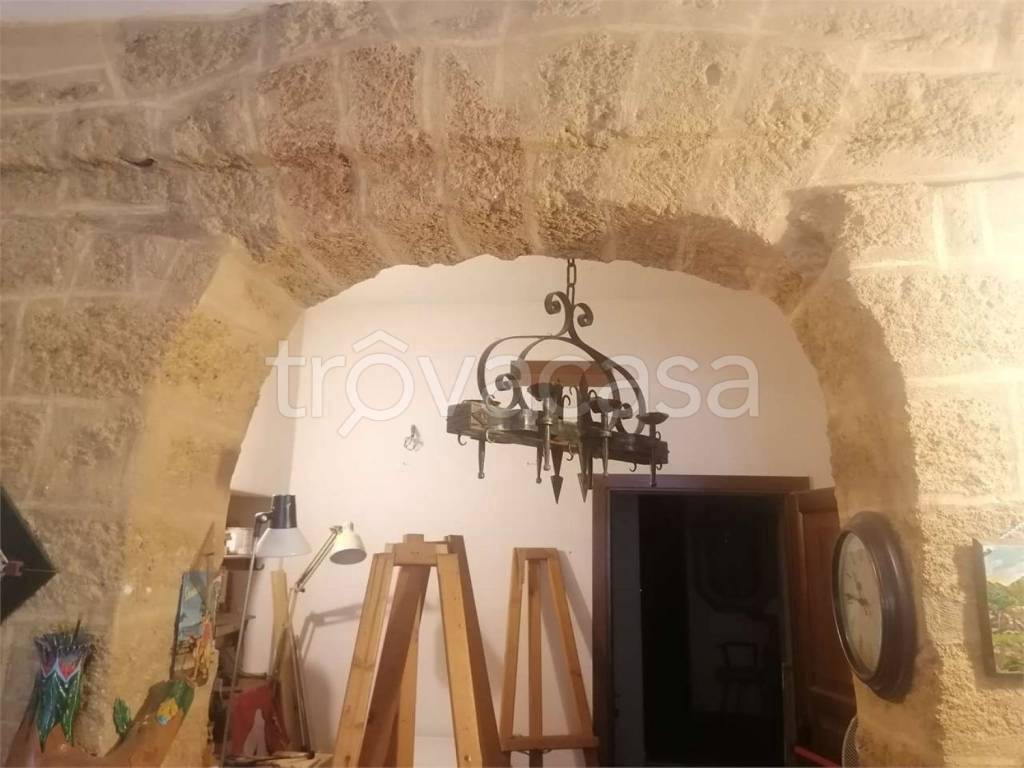 negozio in vendita a Palermo in zona Centro storico