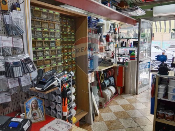 negozio in vendita a Palermo in zona Libertà