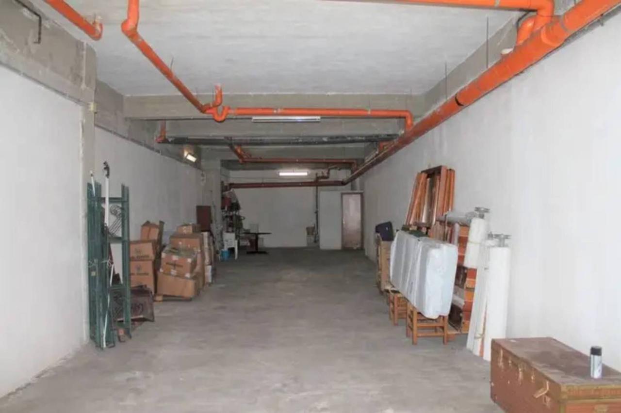 locale di sgombero in vendita a Palermo in zona Oreto