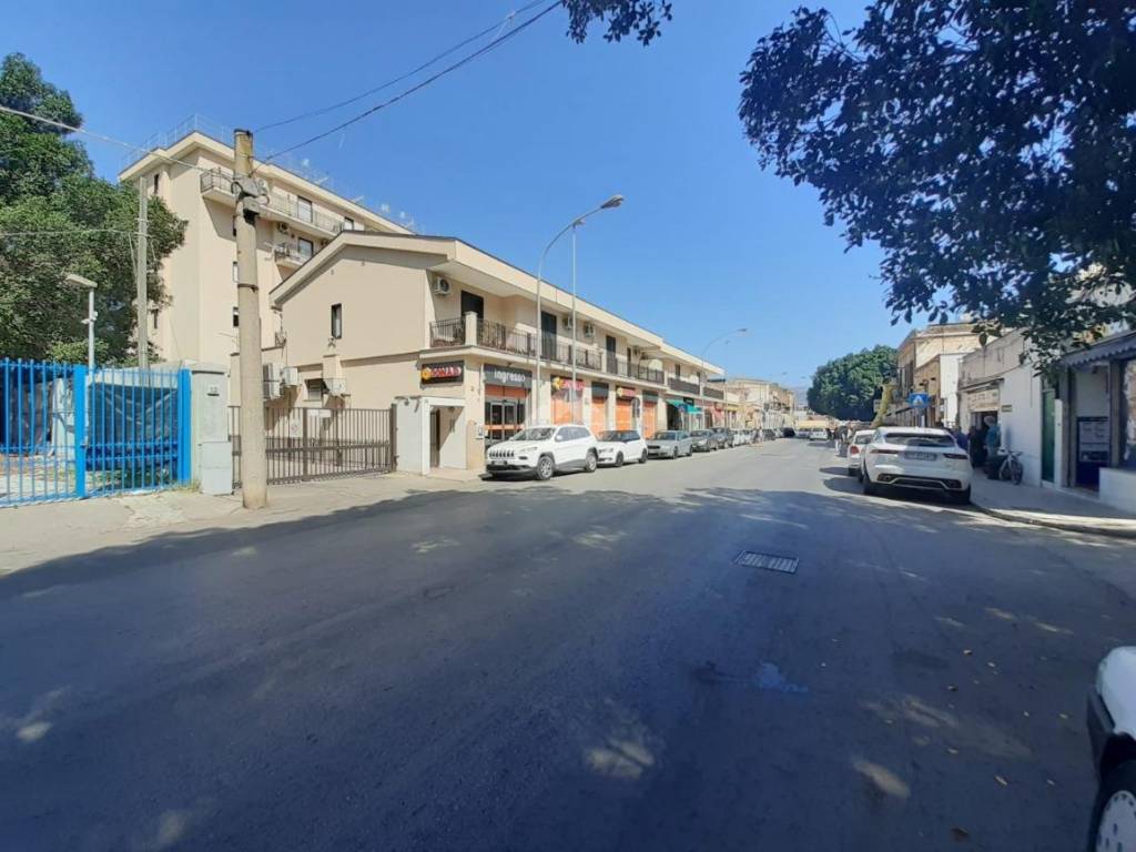 locale commerciale in vendita a Palermo in zona Pallavicino