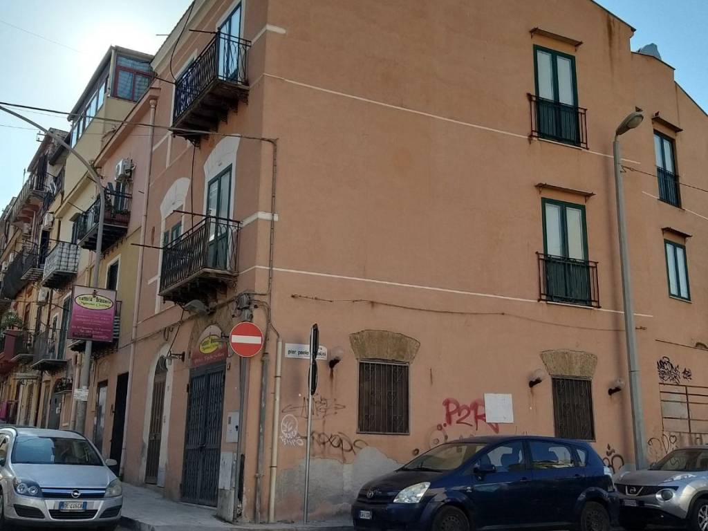 intera palazzina in vendita a Palermo in zona Zisa