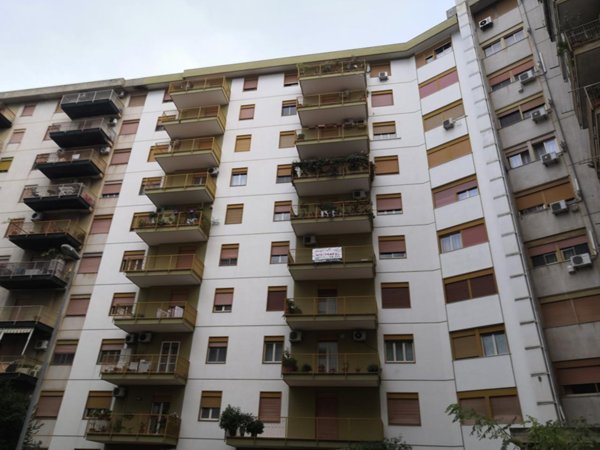 appartamento in vendita a Palermo in zona Montegrappa / Santa Rosalia