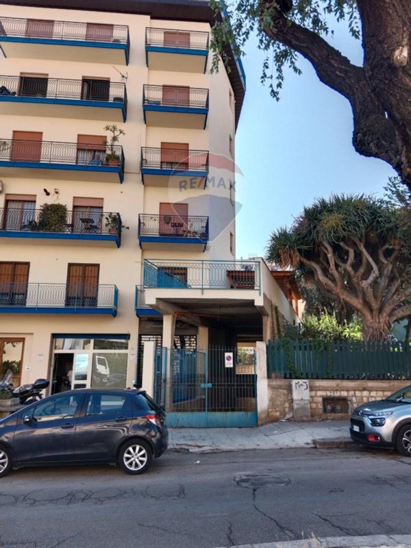 locale di sgombero in vendita a Palermo