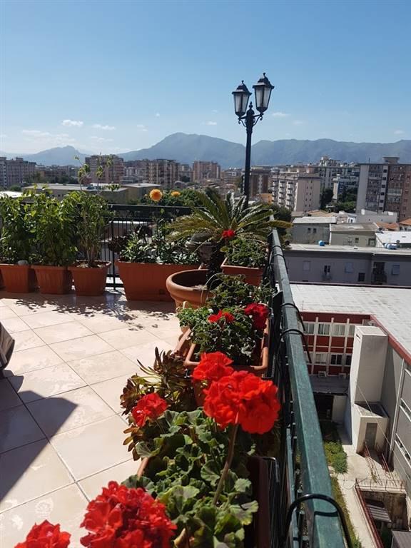 appartamento in vendita a Palermo in zona Politeama