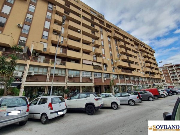 appartamento in vendita a Palermo in zona Malaspina/Palagonia