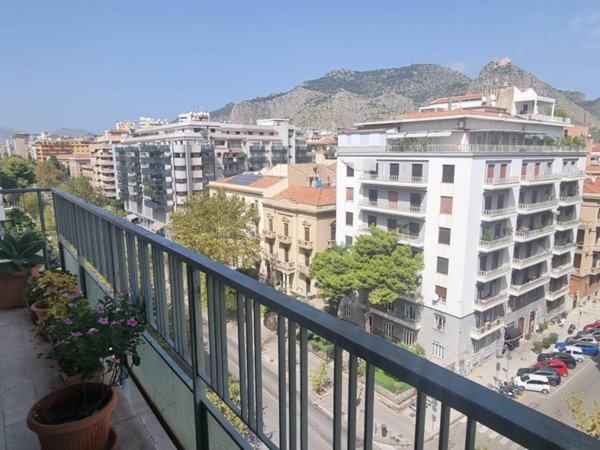 appartamento in vendita a Palermo in zona Libertà