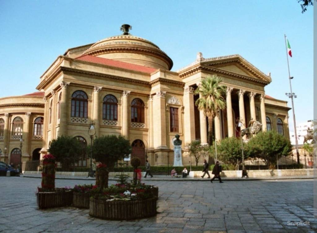 appartamento in vendita a Palermo in zona Politeama