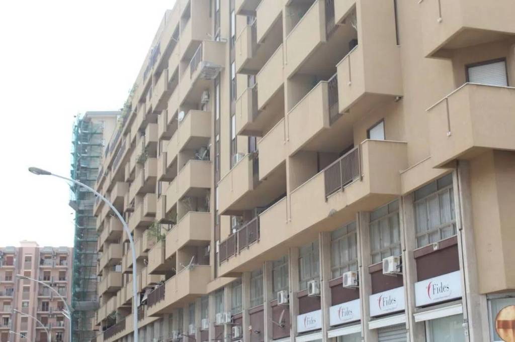 appartamento in vendita a Palermo in zona Malaspina/Palagonia