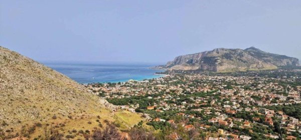 casa indipendente in vendita a Palermo in zona Mondello