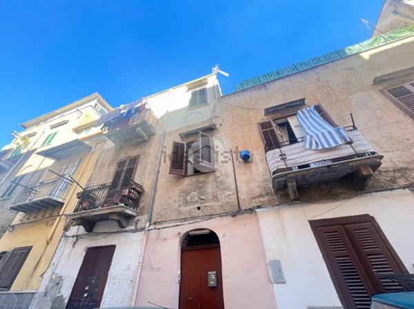 appartamento in vendita a Palermo in zona Zisa
