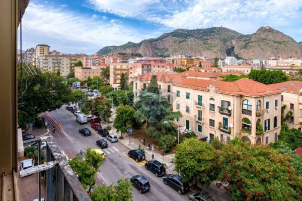 appartamento in vendita a Palermo in zona Libertà