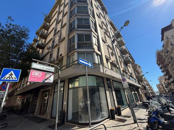 locale commerciale in vendita a Palermo