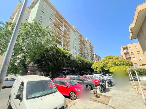 appartamento in vendita a Palermo in zona Zisa
