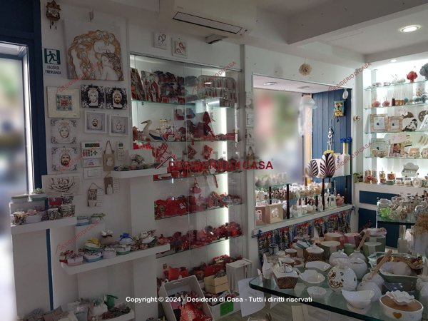 negozio in vendita a Palermo in zona Calatafimi / Cuba