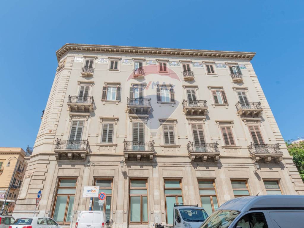 intera palazzina in vendita a Palermo in zona Centro storico