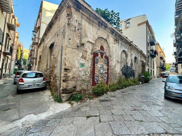 casa indipendente in vendita a Palermo in zona Centro storico