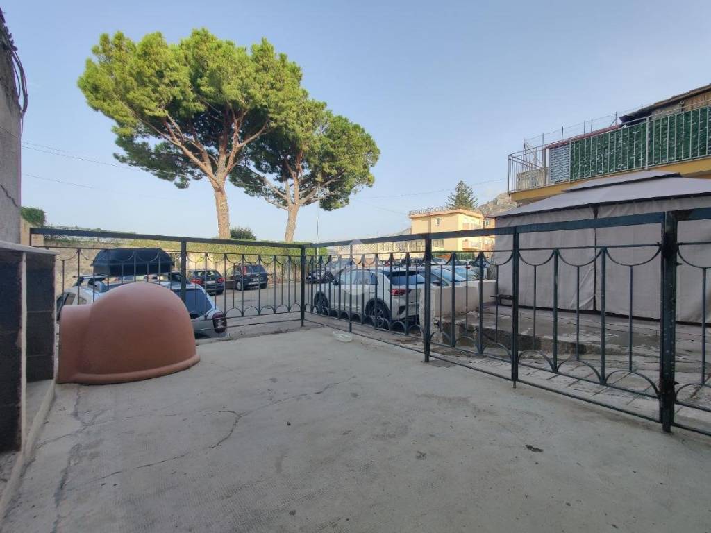 intera palazzina in vendita a Palermo in zona Villagrazia/Falsomiele