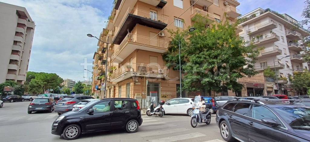 negozio in vendita a Palermo in zona Libertà