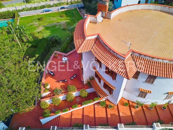 casa indipendente in vendita a Palermo in zona Mondello