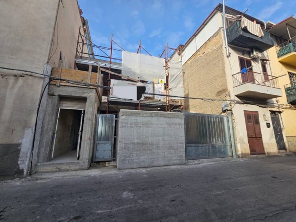 casa indipendente in vendita a Palermo in zona Borgo Nuovo