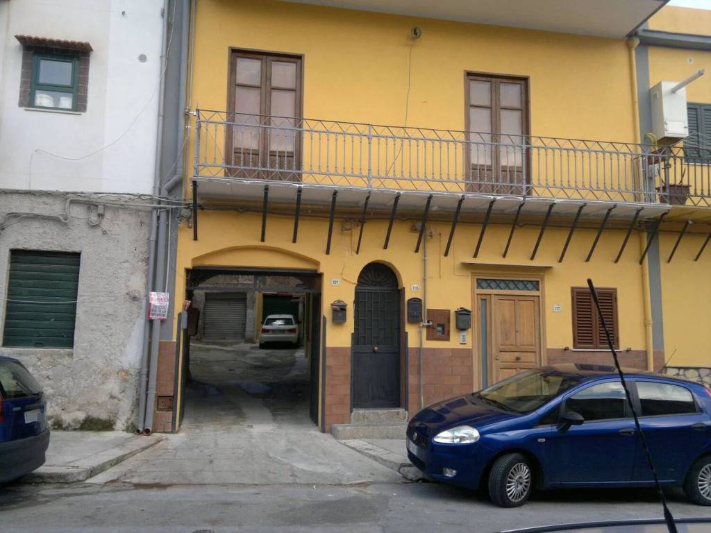 negozio in vendita a Palermo in zona Altarello