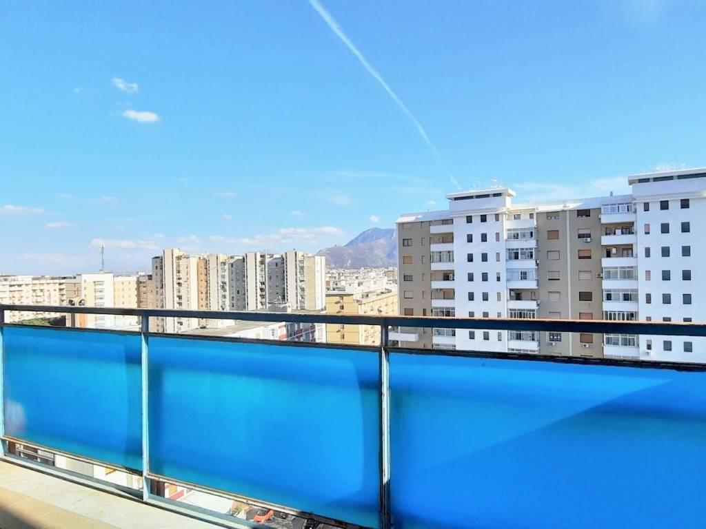 appartamento in vendita a Palermo in zona Malaspina/Palagonia
