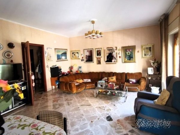 appartamento in vendita a Palermo in zona Zisa