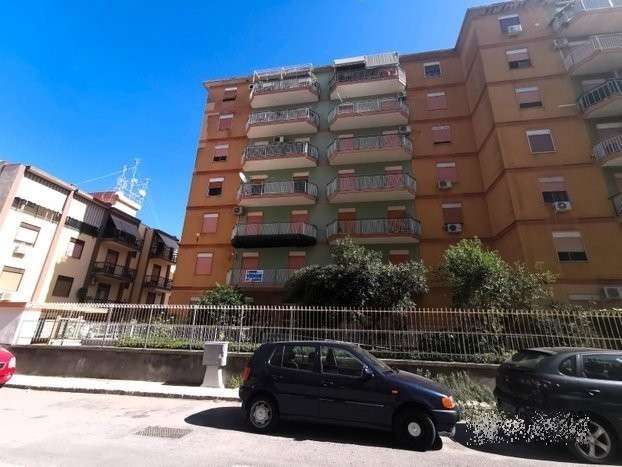 appartamento in vendita a Palermo in zona Zisa