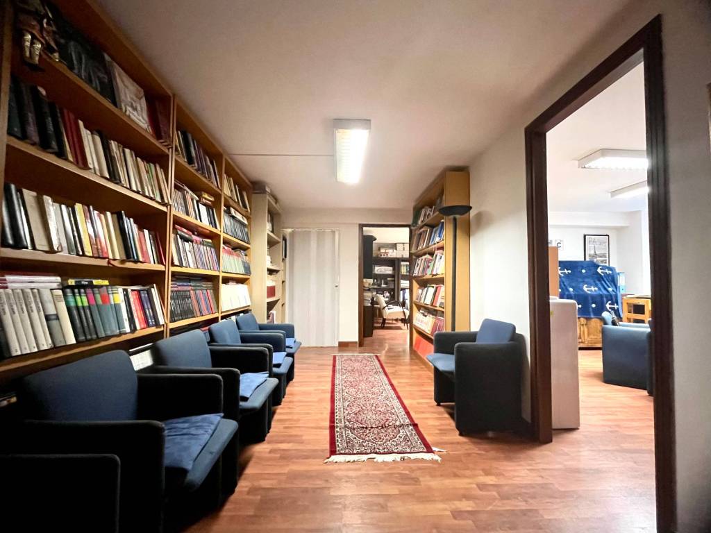 ufficio in vendita a Palermo in zona Libertà