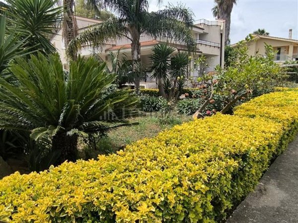 casa indipendente in vendita a Palermo in zona Mezzomonreale