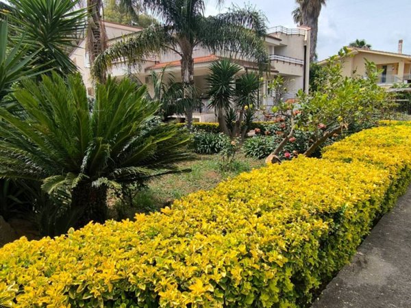 casa indipendente in vendita a Palermo in zona Mezzomonreale