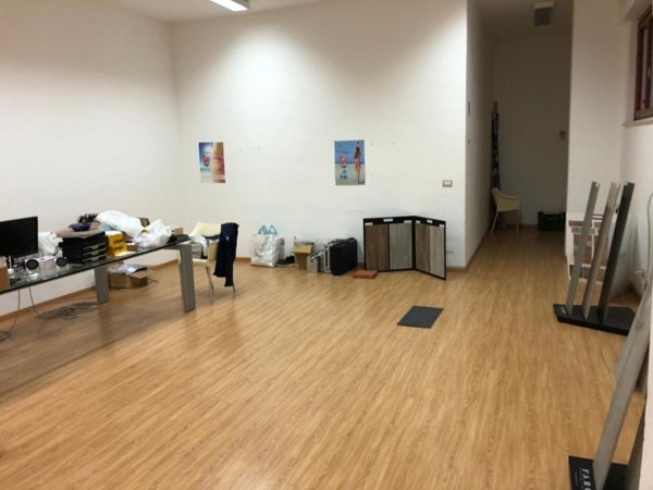 ufficio in vendita a Palermo in zona Libertà