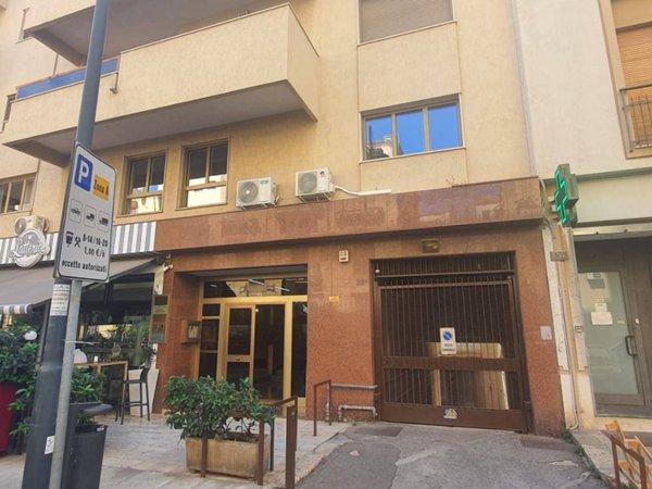 ufficio in vendita a Palermo in zona Libertà