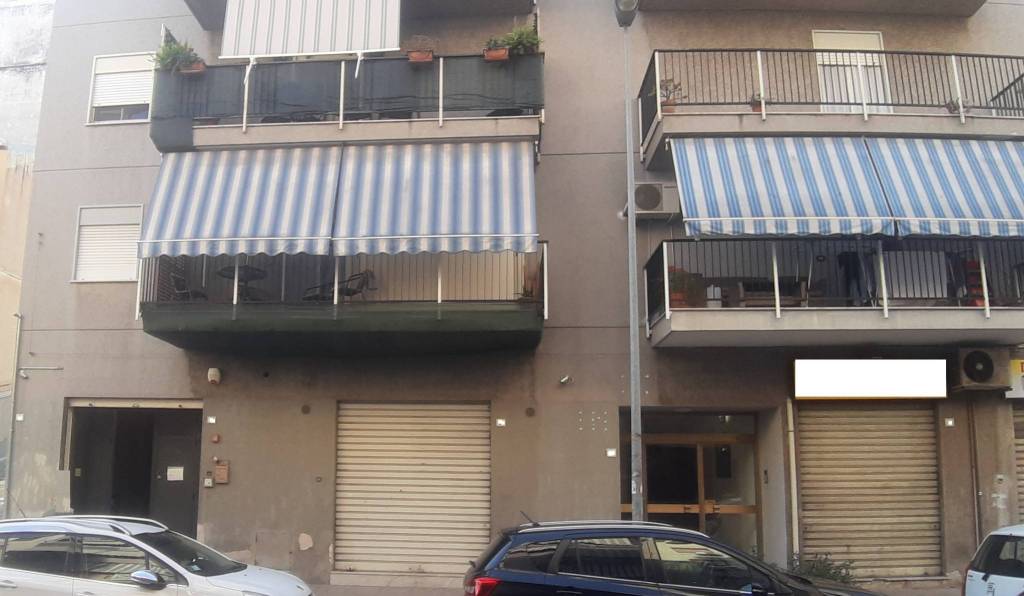 locale commerciale in vendita a Palermo in zona Libertà