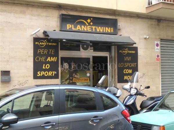 locale commerciale in vendita a Palermo in zona Zisa