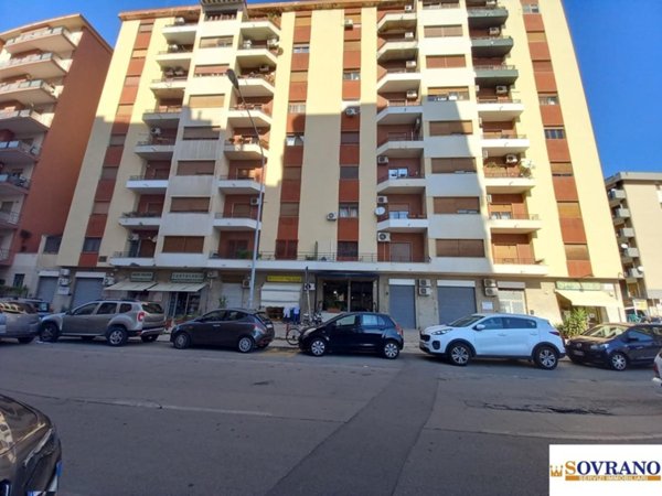 appartamento in vendita a Palermo in zona Malaspina/Palagonia