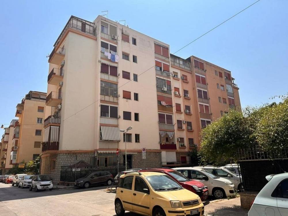 appartamento in vendita a Palermo in zona Malaspina/Palagonia