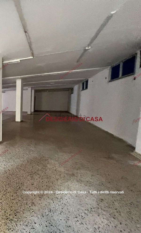 locale commerciale in vendita a Palermo in zona Malaspina/Palagonia