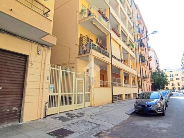 negozio in vendita a Palermo in zona Libertà