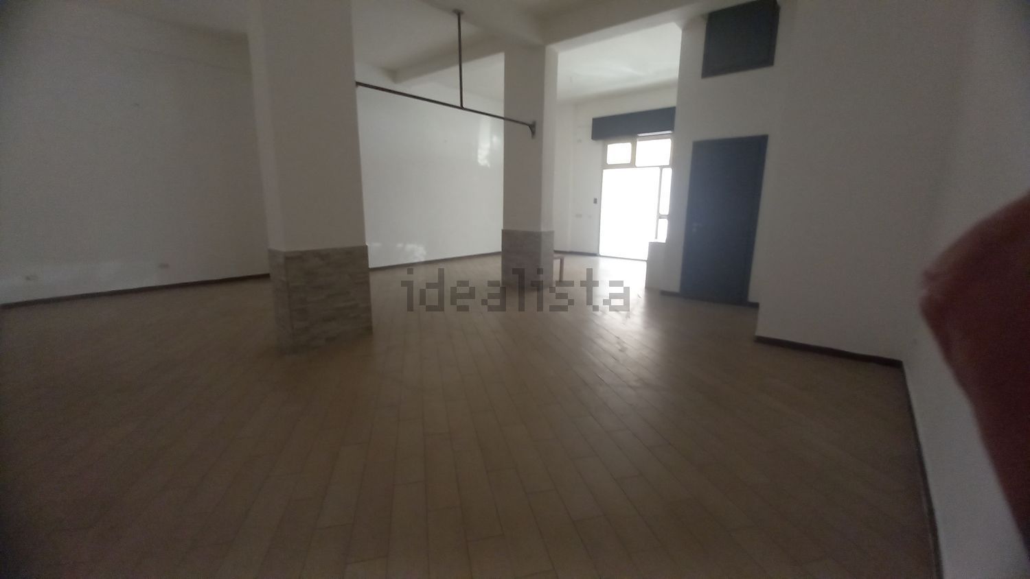 locale commerciale in vendita a Palermo in zona Libertà