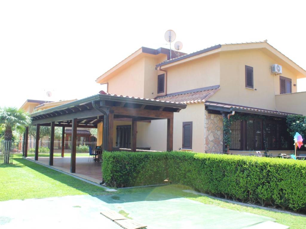 casa indipendente in vendita a Palermo in zona Tommaso Natale