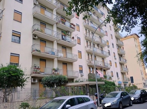 appartamento in vendita a Palermo in zona Montegrappa / Santa Rosalia