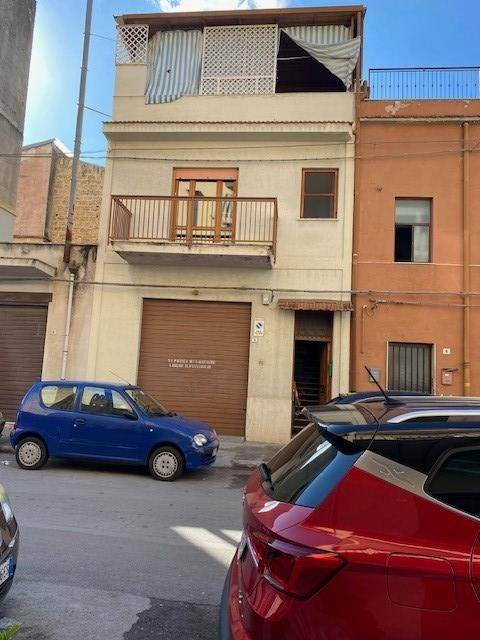 intera palazzina in vendita a Palermo in zona Malaspina/Palagonia