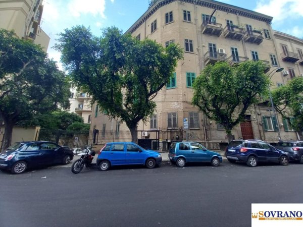 appartamento in vendita a Palermo in zona Politeama