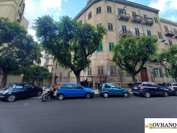 appartamento in vendita a Palermo in zona Politeama