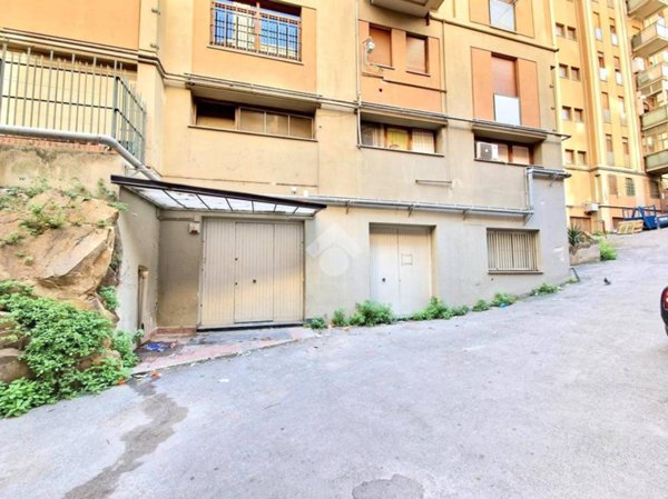 ufficio in vendita a Palermo in zona Malaspina/Palagonia