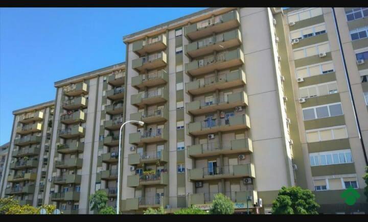 intera palazzina in vendita a Palermo in zona Oreto