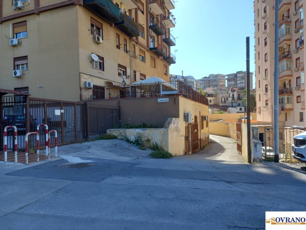locale di sgombero in vendita a Palermo